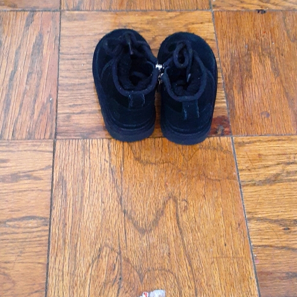 Ugg Boots - Picture 4 of 4